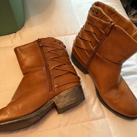 Tan ankle boot size 10 - Picture 6 of 6
